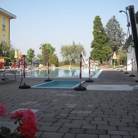 Hotel Mirabello Sirmione Bagian luar foto