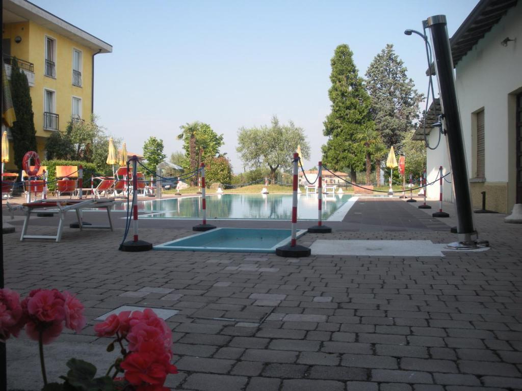 Hotel Mirabello Sirmione Bagian luar foto